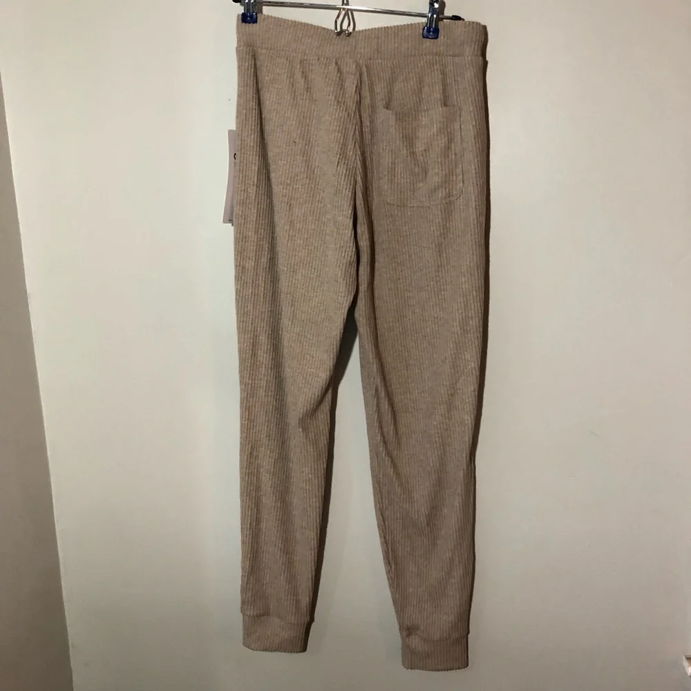 NWT Alo yoga muse sweatpants gravel Heather M soft cozy lounging joggers
